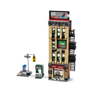 LEGO  Super Heroes 76342 Spider-Man proti Mysteriu  Daily Bugle