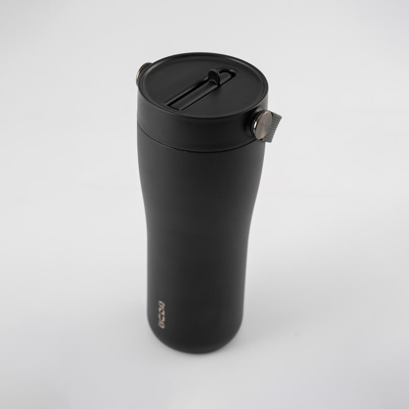 Eleganten velik termo lonček Carry z zložljivo slamico + ščetka za čiščenje slamice 600 ml, black