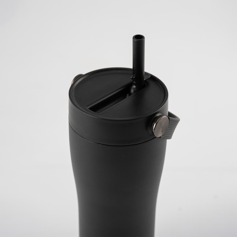 Eleganten velik termo lonček Carry z zložljivo slamico + ščetka za čiščenje slamice 600 ml, black