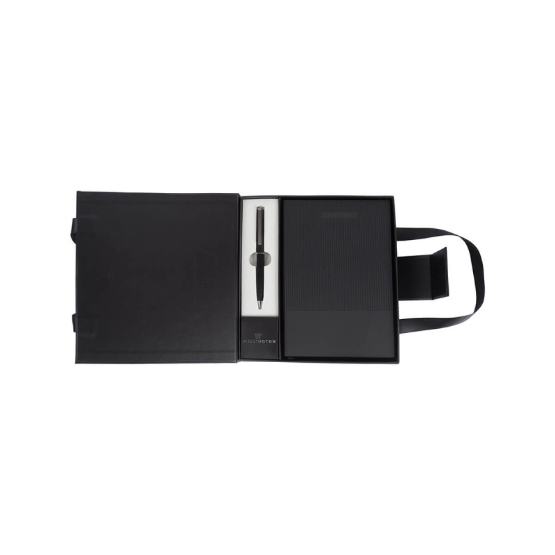 Pisalni set Oxford, vsebuje notesnik A5 in Wellington kemični svinčnik, v darilnem pakiranju, črn.