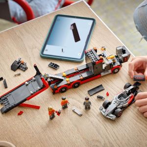 LEGO City 60493 Razstavni tovornjak F1  z dirkalnikom Audi F1