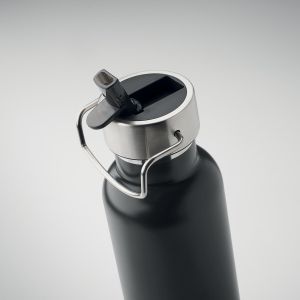 Flaška termo iz rec. nerjavečega jekla, z vgrajeno slamico in zaščitnim pokrovom in ročajem. 660 ml